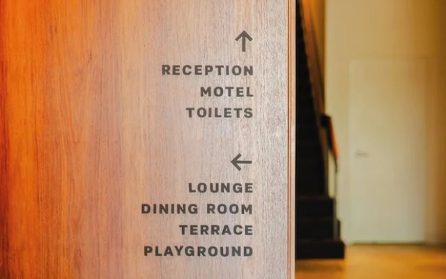 Shoreline Hotel
