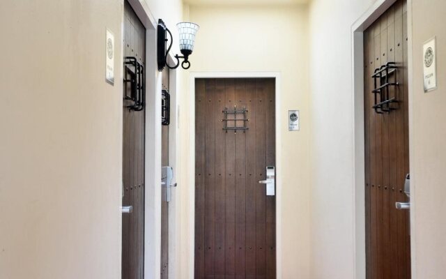 Charcoa House & Cozy Hotel