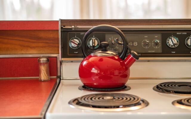 The Doctors Inn Lake Geneva Escape for 8!