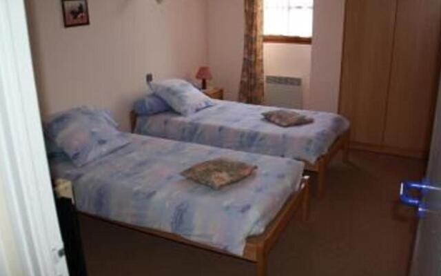 Gîte Saint-Léonard-des-Bois, 4 pièces, 6 personnes - FR-1-410-139