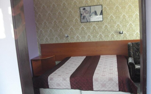 Hebros Hotel