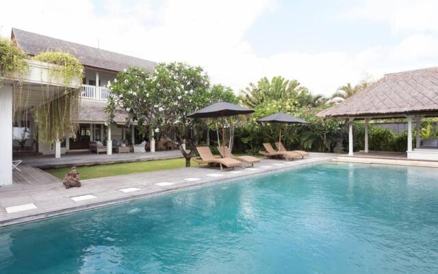 Villa Jasper at BERAWA beach