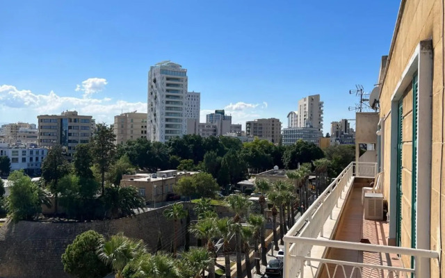 Nicosia City Centre Sky Views Apartment