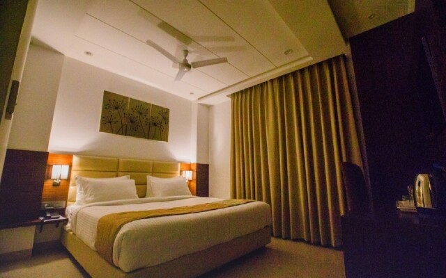 HOTEL TEN SQUARE - 5 Minutes from The Taj Mahal