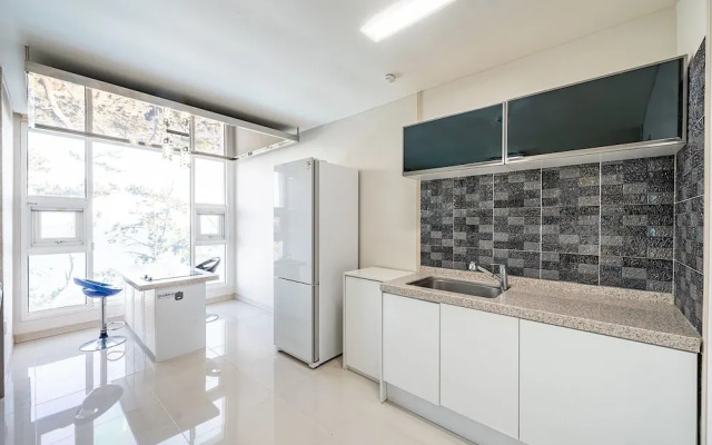 Pohang Pinewave Sea & Spa Pension