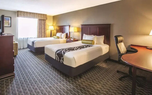 La Quinta Inn & Suites by Wyndham Indianapolis South