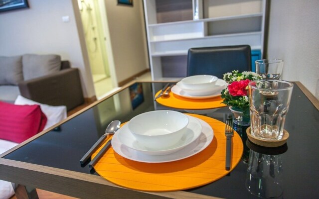 Near MRT Rama 9 Apartment