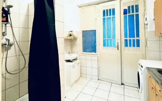 Comfortable 2BR Retreat Near Stadthalle