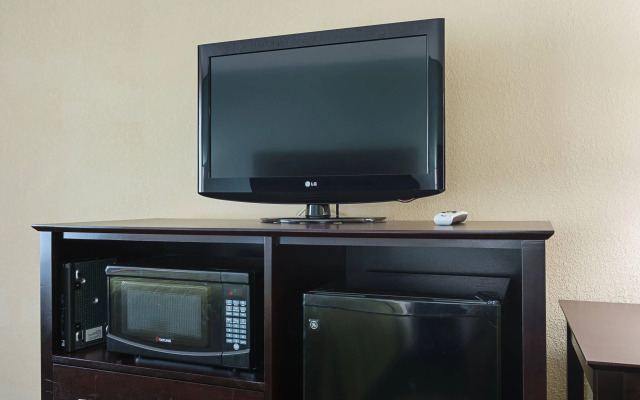 Quality Inn Calhoun North I-75