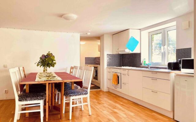 Bjurvik's Villa - Flat 1 - Business Customers Only