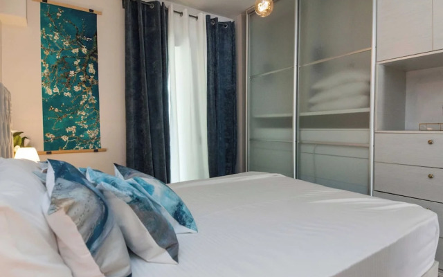 Luxurious 3 Bd Modern Apt in Dafni