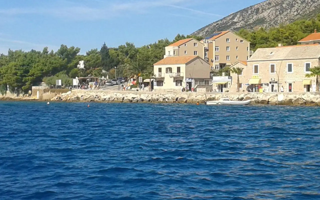 Top Location! Beach & Center Apt 4