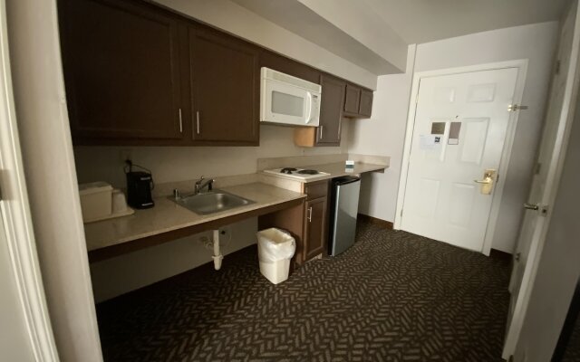 Quality Inn & Suites University/Airport