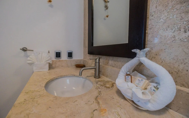 Playa Ge 205 A 2 Bedroom Condo by Redawning