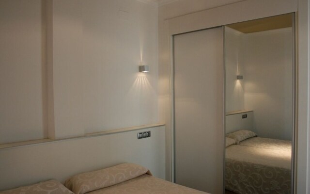 Apartamentos Senabre Palais