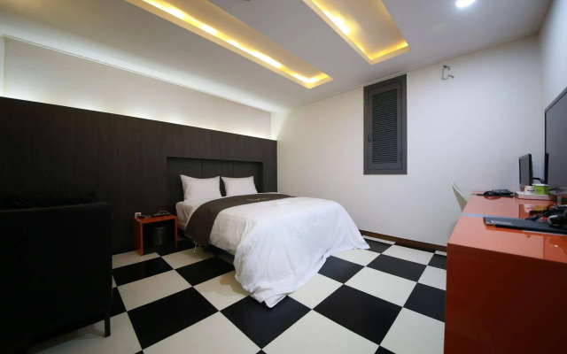 K Hotel
