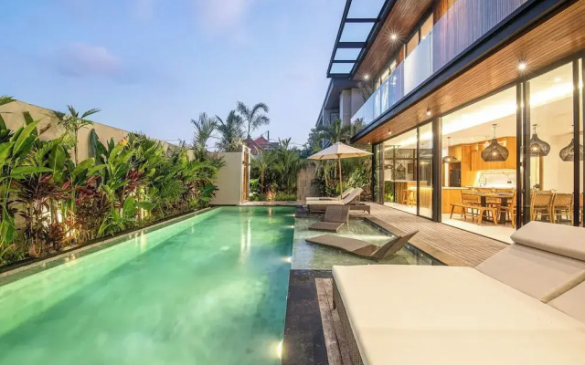 Stunning 6BR Canggu Villa 400m From the Beach