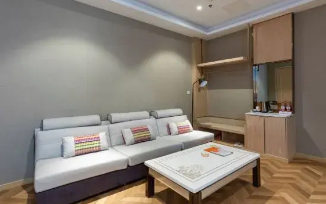 Vienna Hotel (Wanghai West Road, Dongtai)
