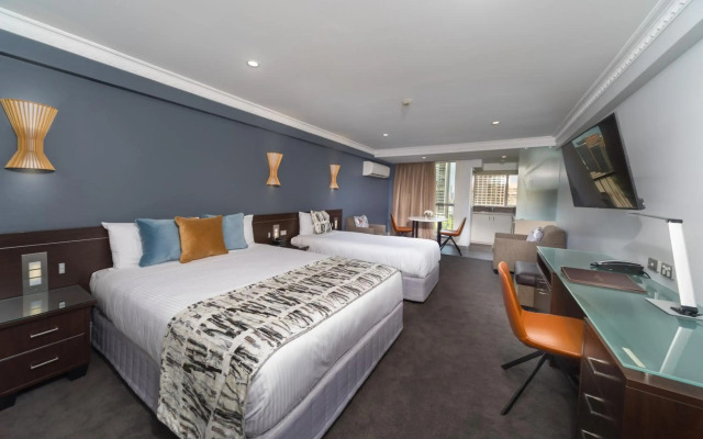 Hyde Park Inn Hotel