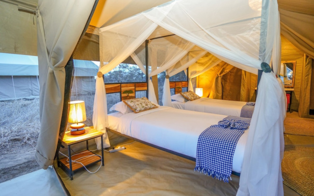 Malaika Mara River Migration Camp