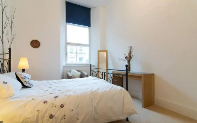 Elegant & Spacious 2 Bedroom Apt