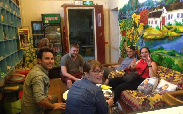 Yellow House Hostel Huizhou West Lake