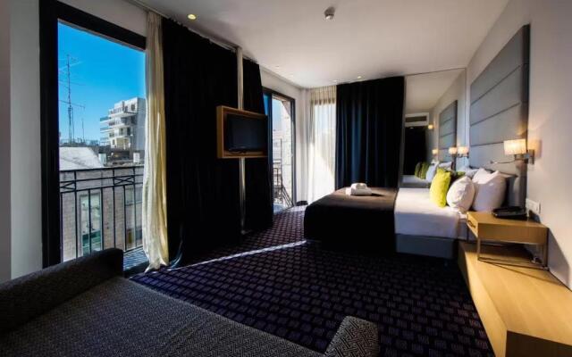 Eyal Hotel