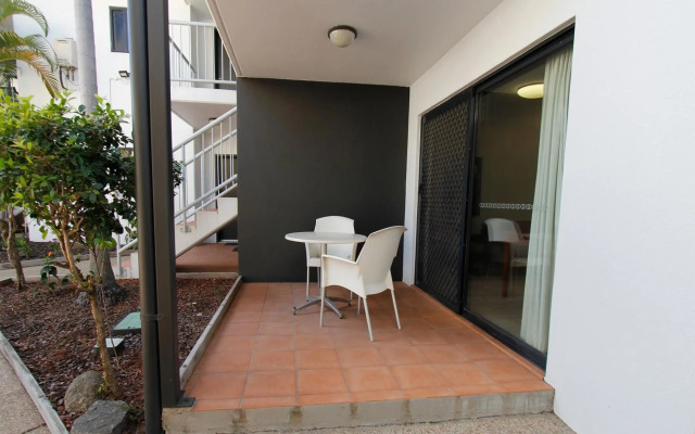 Coffee House Apartment Motel