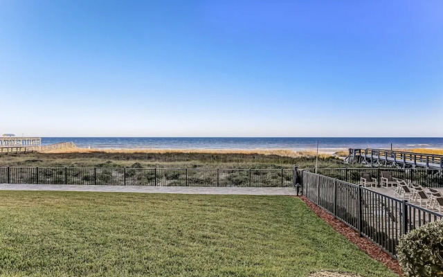 Condo with Atlantic View from Private Patio, Short Walk to the Beach by RedAwning