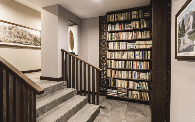 Arietes Marmont Resort