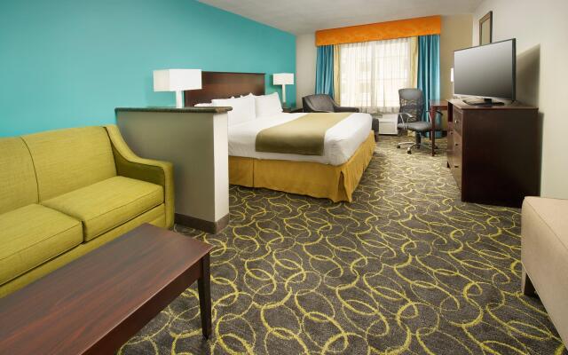 Holiday Inn Express & Suites DFW - Grapevine, an IHG Hotel