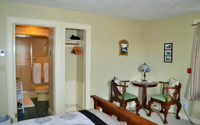 Heathwood Inn