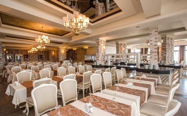 Vuni Palace Luxury Resort & Beach & Casino