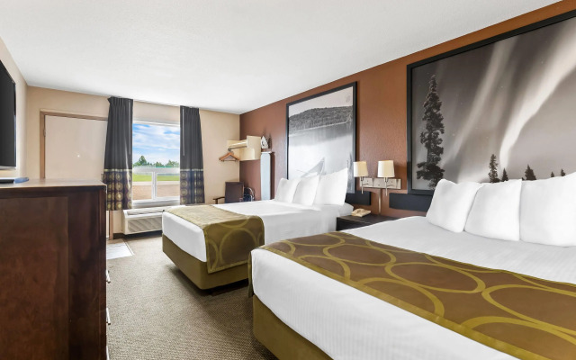Super 8 by Wyndham Meadow Lake