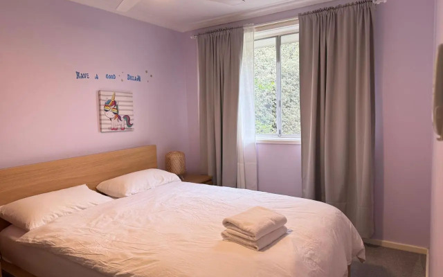 Scullin 3BR House, Free WiFi, Netflix, Parking