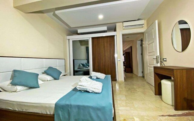 Fethiye Nokta Nif Suit Apart