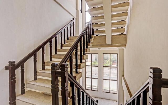 OYO 91862 Hotel Hayani