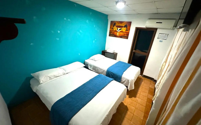 Hostal Puerto Ayora