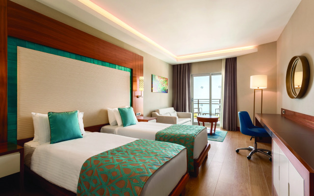 Ramada Hotel & Suites by Wyndham Kusadasi