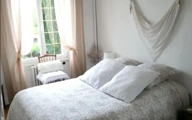 Villa With 4 Bedrooms in Saint-germain-du-pert, With Pool Access, Encl