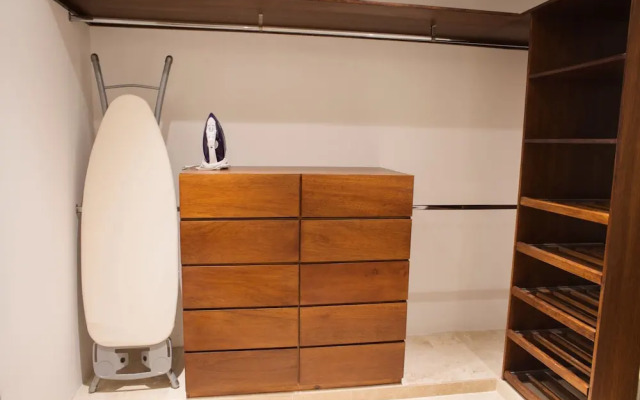 2 BR Apartment next to City Center & La Isla SM