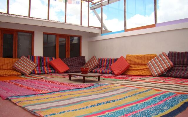 Tupackers Hostel