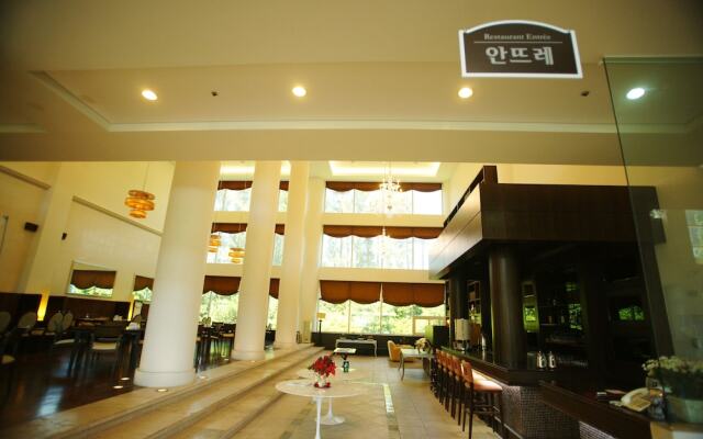 Lake Hills Resort Jeju