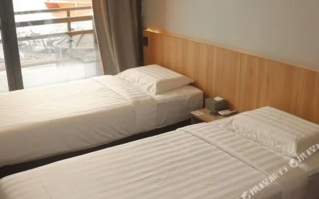 Semporna Seaview Hotel