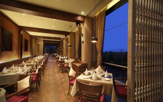 Fortune Select SG Highway, Ahmedabad - Member ITC Hotels' Group