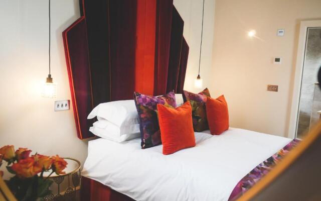 Padstow Escapes - The Long Room Luxury Apartment