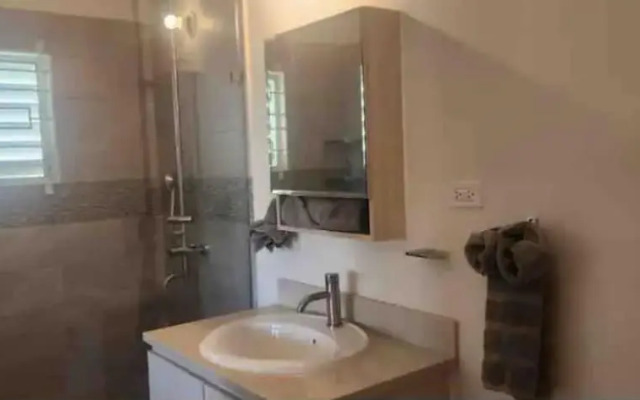 Remarkable 2-bed House in Discovery Bay