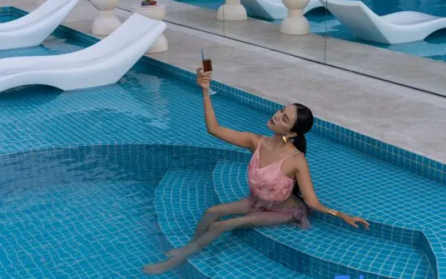 Cloud Dwelling Sky Pool Resort (Xishuangbanna West Shuangjing Xingguang Night Market Branch) – People – Xishuangbanna
