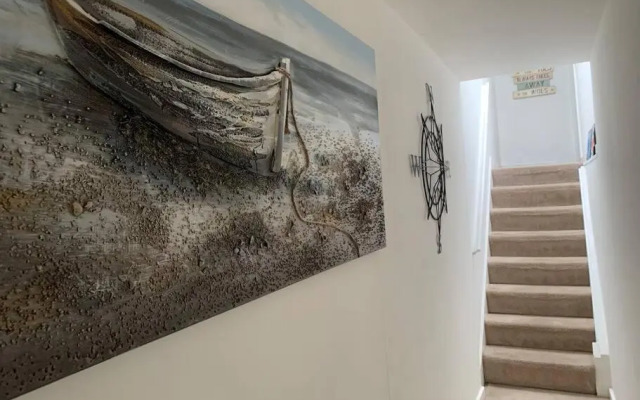 Lovely 2 bedroom modern loft apartment sea view