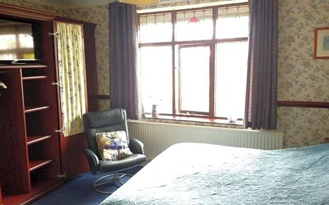 Hollingworth Lake Guest House Room Only Accommodation